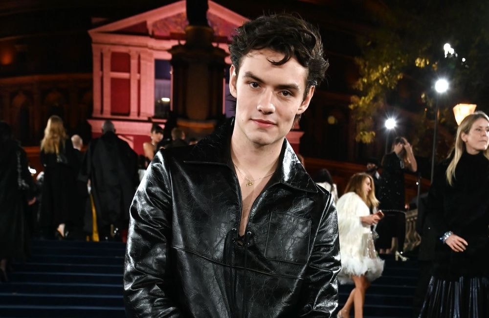 Qui est Louis Partridge, l’acteur et ex d’Olivia Rodrigo qui a inspiré son dernier album ?