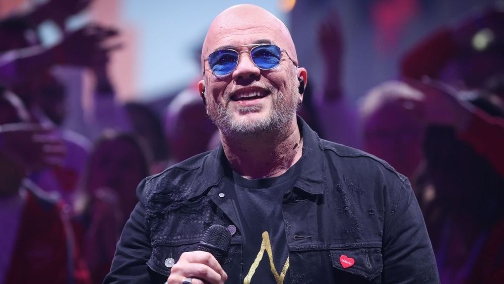 Pascal Obispo fait des aveux sur son quotidien : "Je vais essayer de ne plus y toucher"