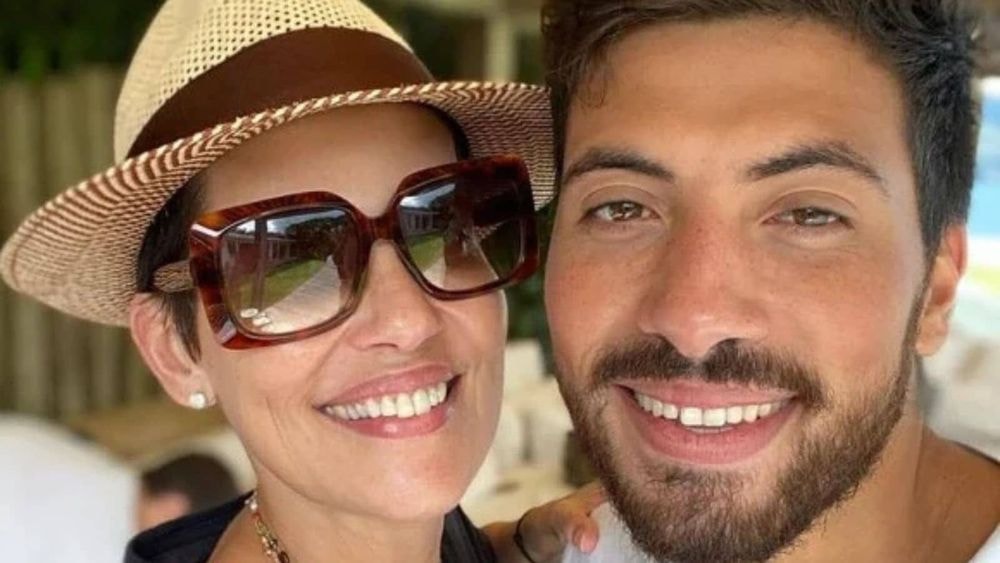 Cristina Cordula et son "caractère très fort" pèsent lourd dans les amours de son fils Enzo
