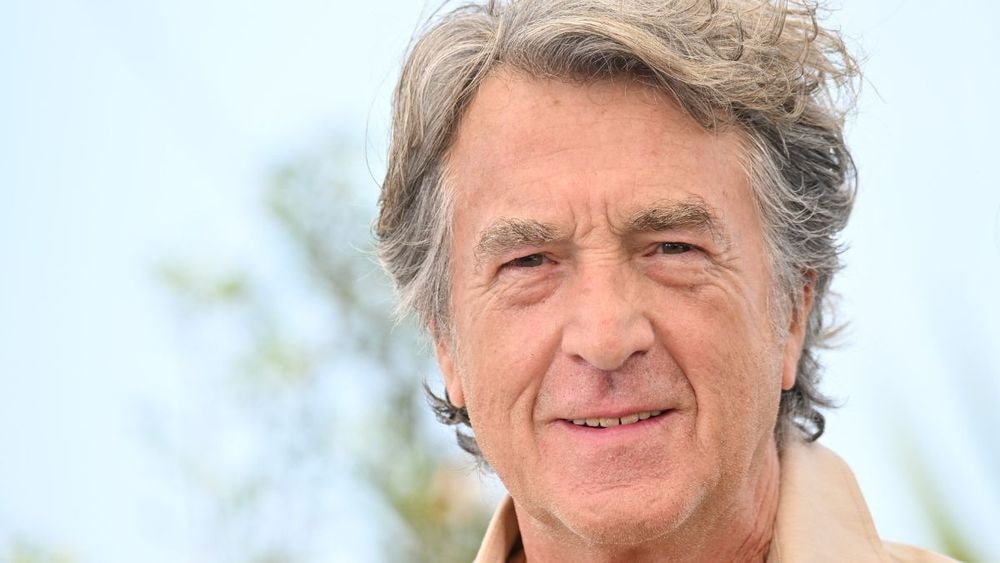 "Quand je vois cet égoïsme..." : François Cluzet, père absent ? C'est lui qui le dit et il le regrette