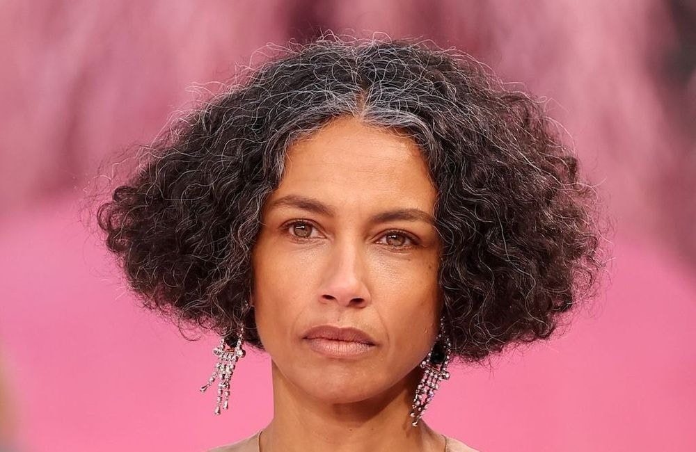 A 50 ans, elle ouvre le défilé Chanel : Stéphanie Cavalli raconte comment ses cheveux blancs ont boosté sa carrière de mannequin