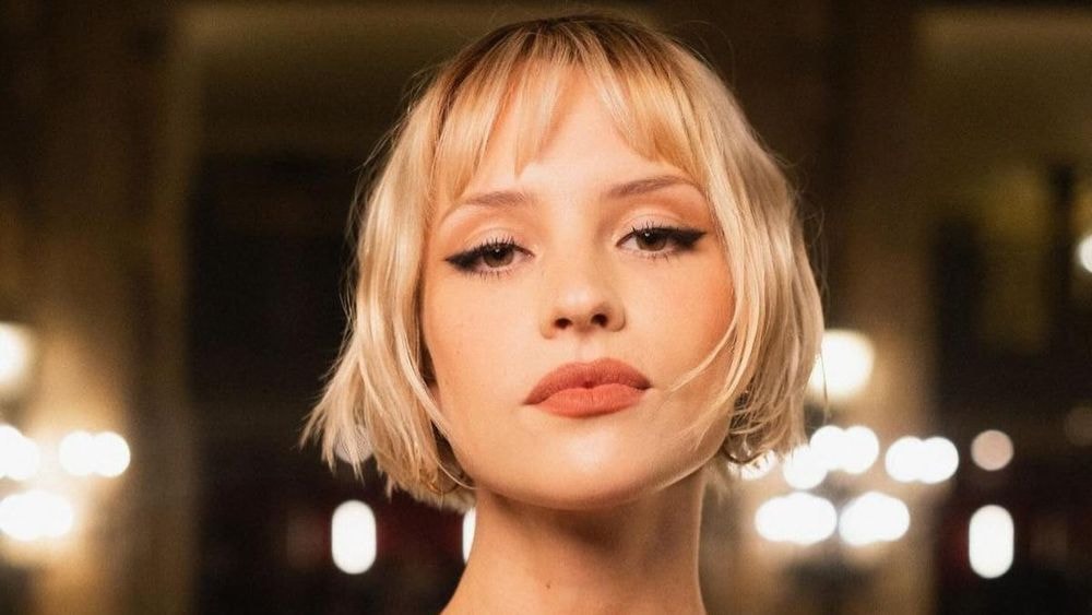 "Approche du bébé" : Angèle accueille un heureux événement à 29 ans