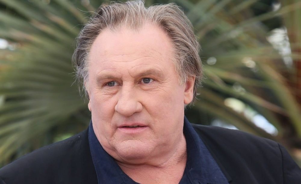 Gérard Depardieu : "extrêmement fontaine" et "ventouses sur la bouche", nouveaux détails sordides sur la séquence de Complément d'enquête