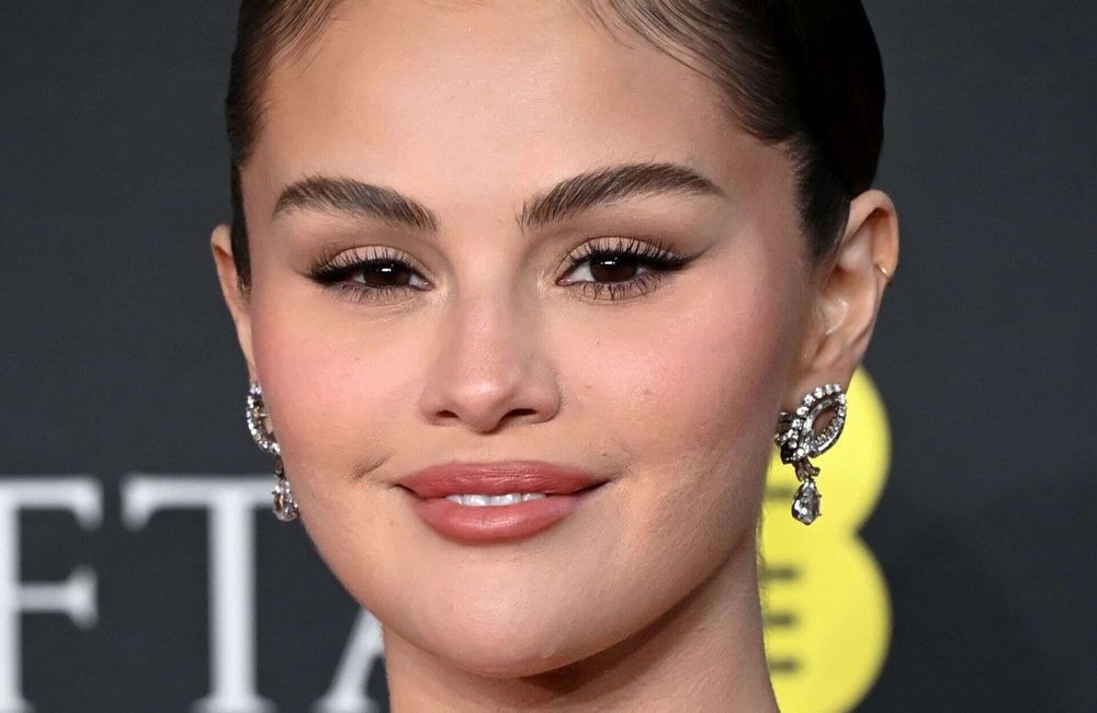 Selena Gomez dévoile LA couleur de vernis à adopter absolument au printemps