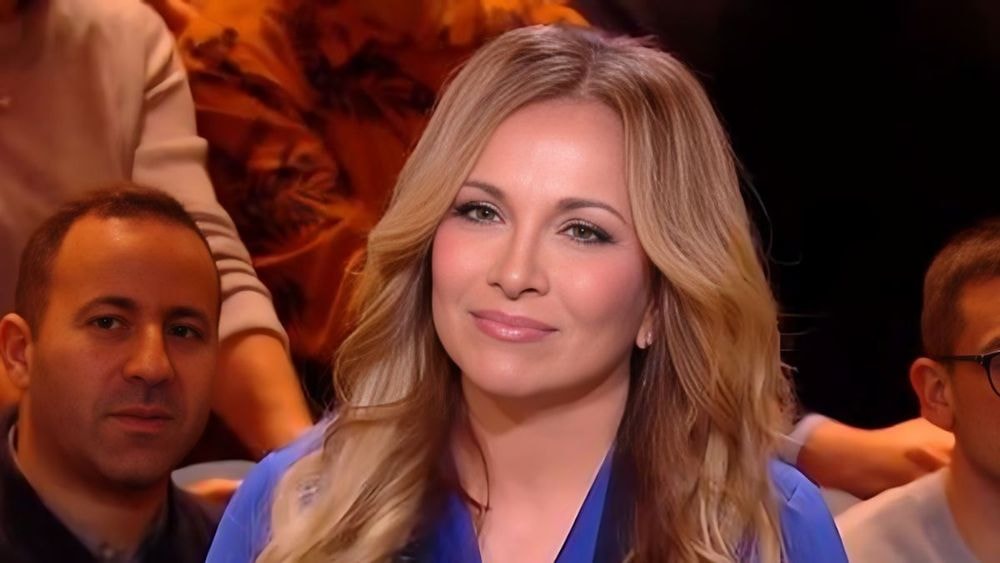 Hélène Ségara dévoile la raison pour laquelle elle est restée enfermée durant "trois mois" chez elle, toute seule