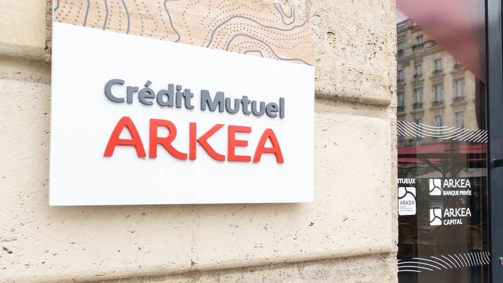 Crédit Mutuel Arkéa : voici les frais à payer à l'étranger pour les clients de Bretagne et du Sud-Ouest