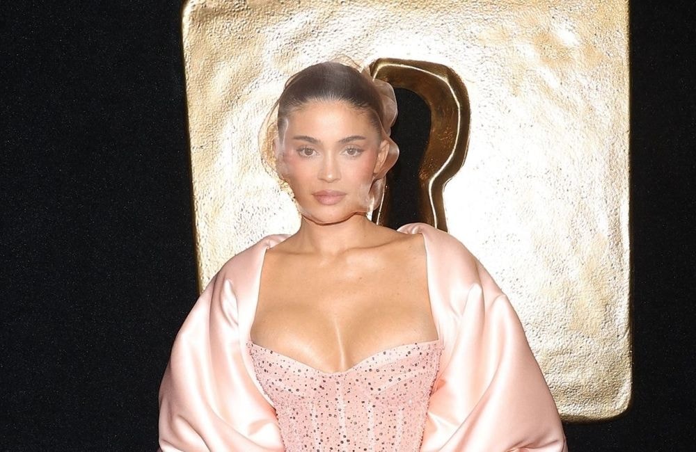ELLE Debriefe - Fashion Week Haute Couture Jour 1 : « On attend Kylie Jenner »