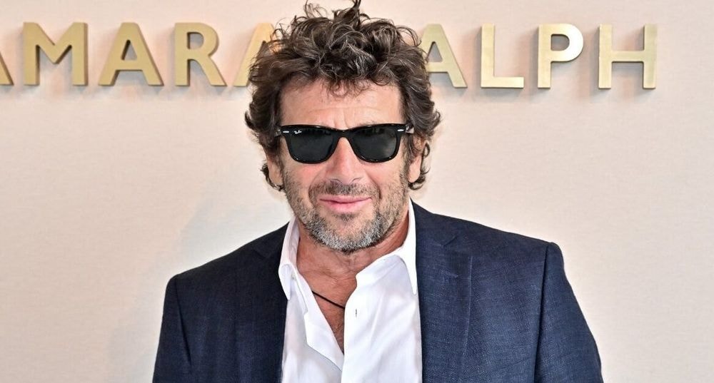 Patrick Bruel : vendus entre 12 et 46€, ces soins à l'huile d'olive rendent votre peau "belle et protégée"