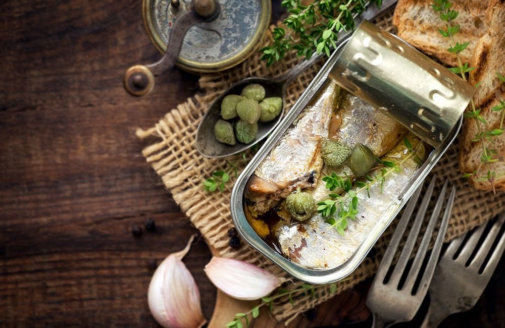 Loulou Kitchen : sa recette parfaite de tartines aux sardines et burrata pour un déjeuner minute