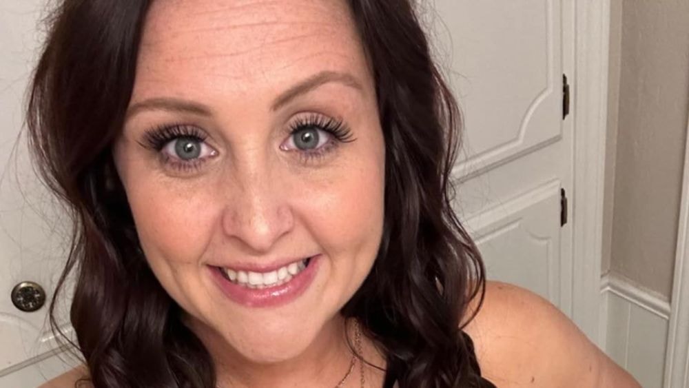 "Ça allait un peu mieux…" : deux ans après avoir bu un cocktail empoisonné, une femme meurt en raison de "complications"