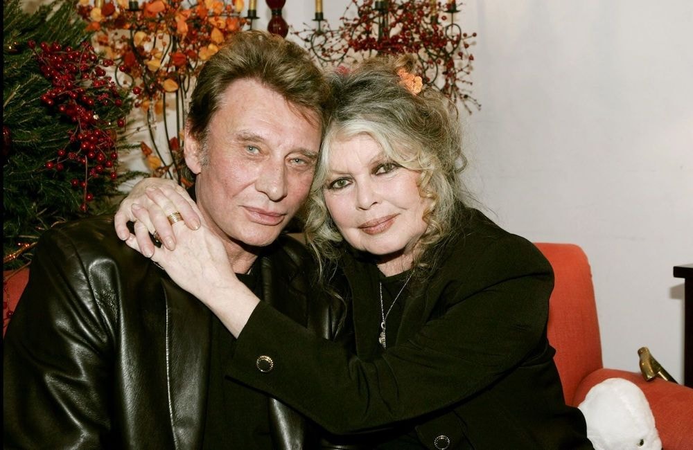 « Des êtres qui ne meurent jamais » : Laetitia Hallyday rend hommage à Brigitte Bardot et à Johnny