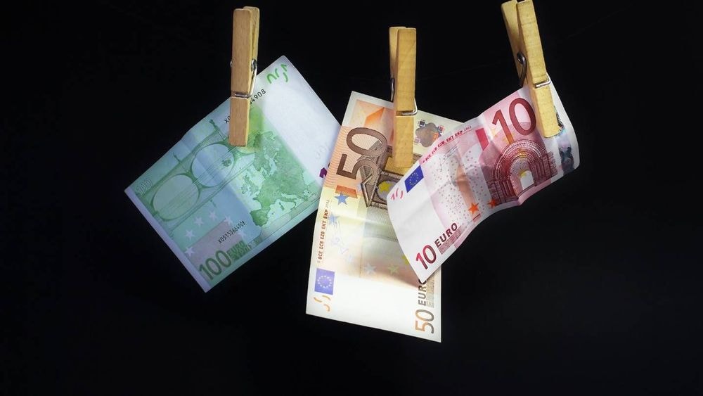 Quel montant minimum devez-vous verser pour ouvrir un compte dans une banque ?