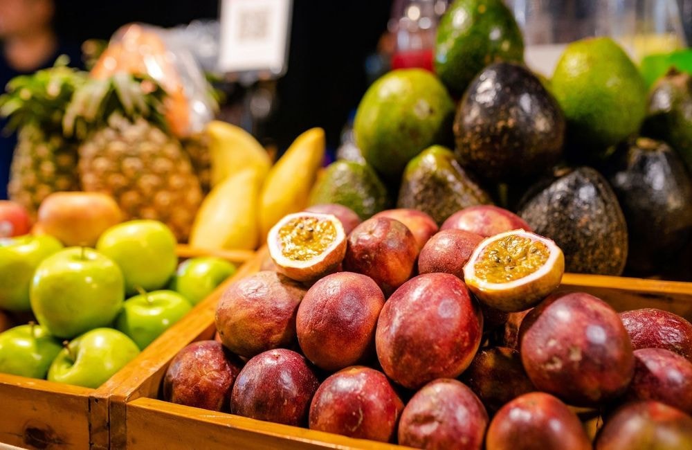 Avocat, ananas, fruit de la passion : ces astuces rapides pour bien les choisir