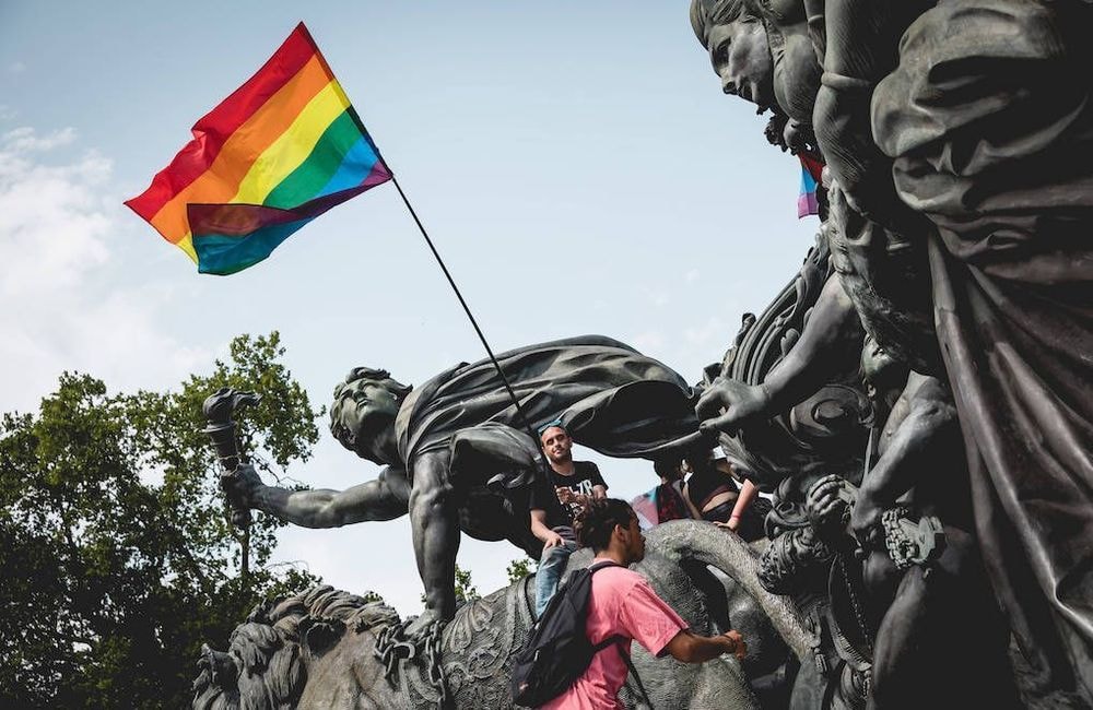 La loi sur la réhabilitation des personnes condamnées pour homosexualité adoptée à l’Assemblée