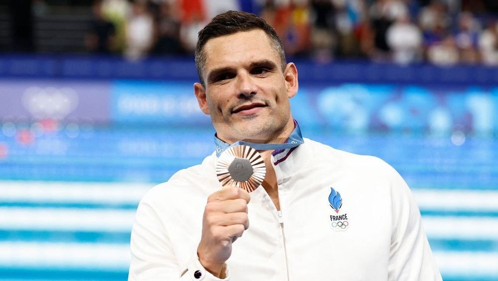 Florent Manaudou peine à tenir debout après le relais de natation aux JO 2024, Nelson Monfort surpris