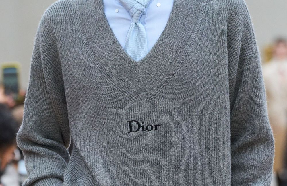 Jonathan Anderson change le logo Dior : qu’est-ce que cela signifie ?