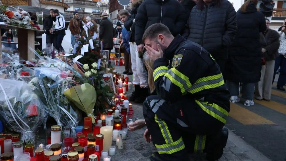 Incendie de Crans-Montana : la chronologie du drame reconstituée minute par minute grâce aux images de vidéosurveillance