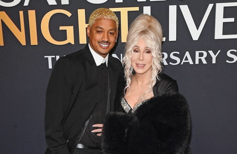 Cher se confie sur son couple avec Alexander Edwards, de 40 ans son cadet