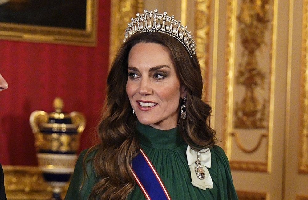 Kate Middleton crée la surprise en ressuscitant les escarpins iconiques de Carrie Bradshaw