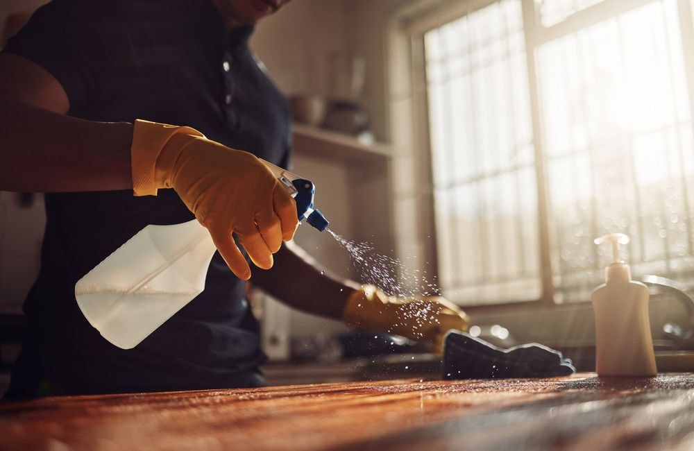 Voici les 5 endroits les plus contaminés du plan de travail