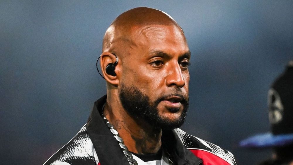 Booba victime d’une blessure sérieuse : le rappeur contraint d’annuler un show à la dernière minute