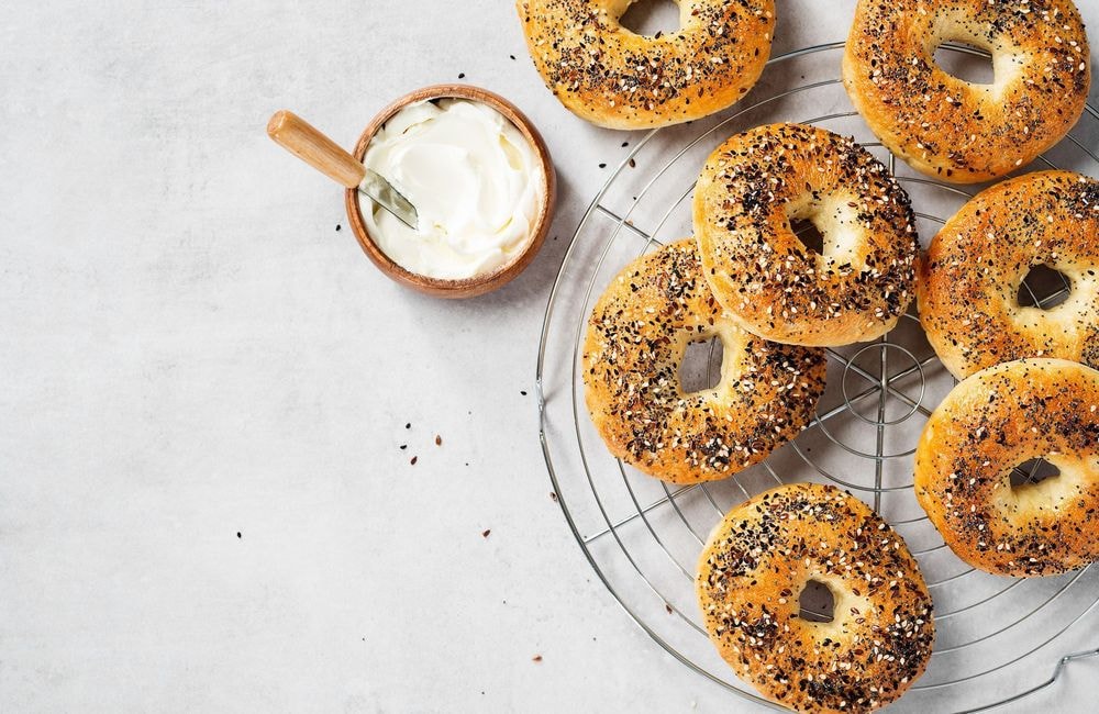 Un pain bagel maison facilement ? Voici la recette express (et sans repos) pour enfin sauter le pas