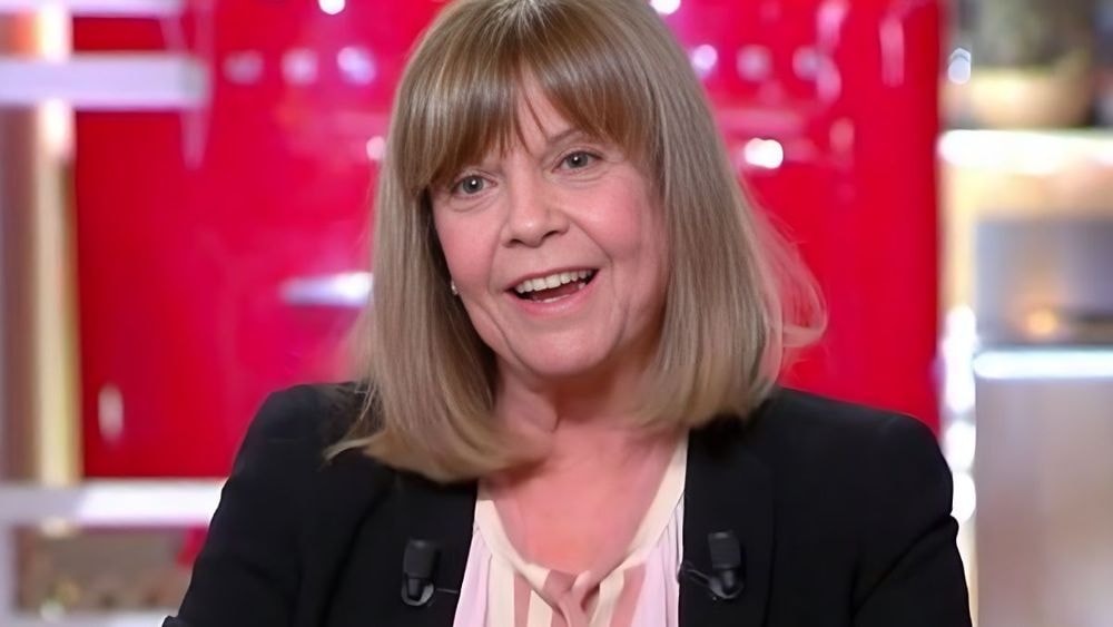 Chantal Goya a passé ses vacances chez Brad Pitt et Angelina Jolie : "Au fond du jardin, j'ai…