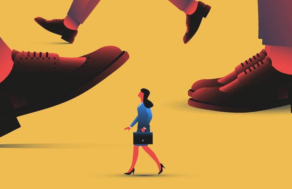 Ce trop faible nombre de postes-clés du pouvoir occupés par des femmes