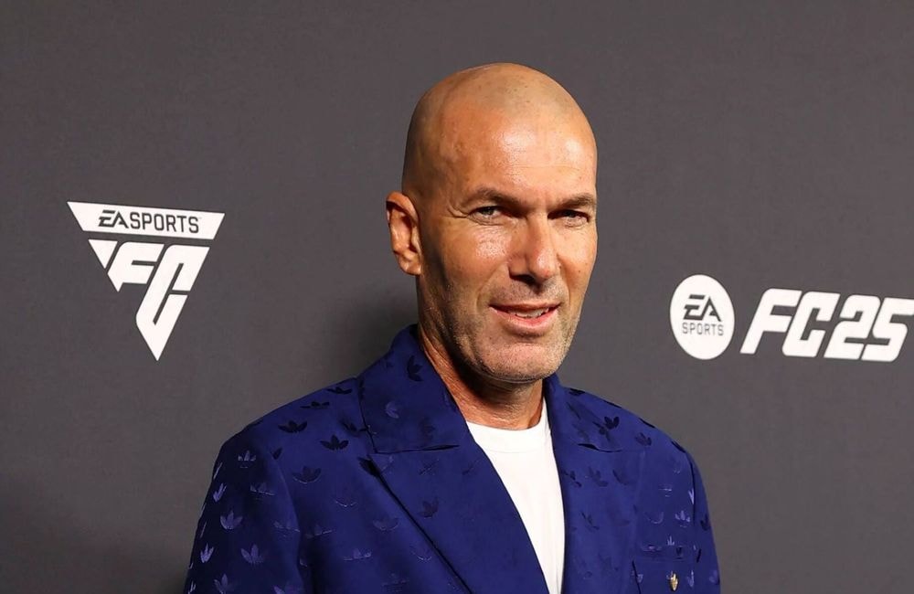 Zinédine Zidane grand-père : tendre cliché entouré de sa femme Véronique et sa petite-fille Sia