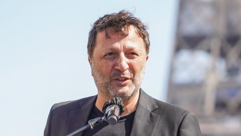 "Je n'avais plus d'air" : Arthur dévoile les raisons inavouées de son premier roman