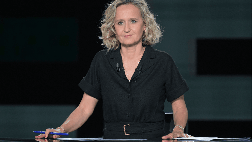 Caroline Roux (53 ans) : des téléspectateurs obsédés par ses pieds, elle balance "Oui, et j’avoue"
