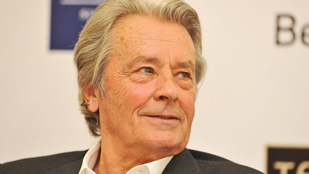 Mort d'Alain Delon : à combien s'élève la fortune qu'il laisse à ses enfants ?