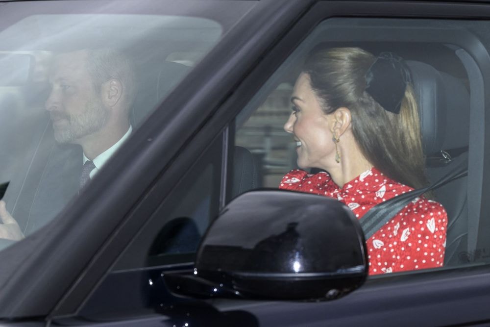 Kate Middleton ressort l’une de ses robes emblématiques pour le déjeuner de Noël à Buckingham Palace