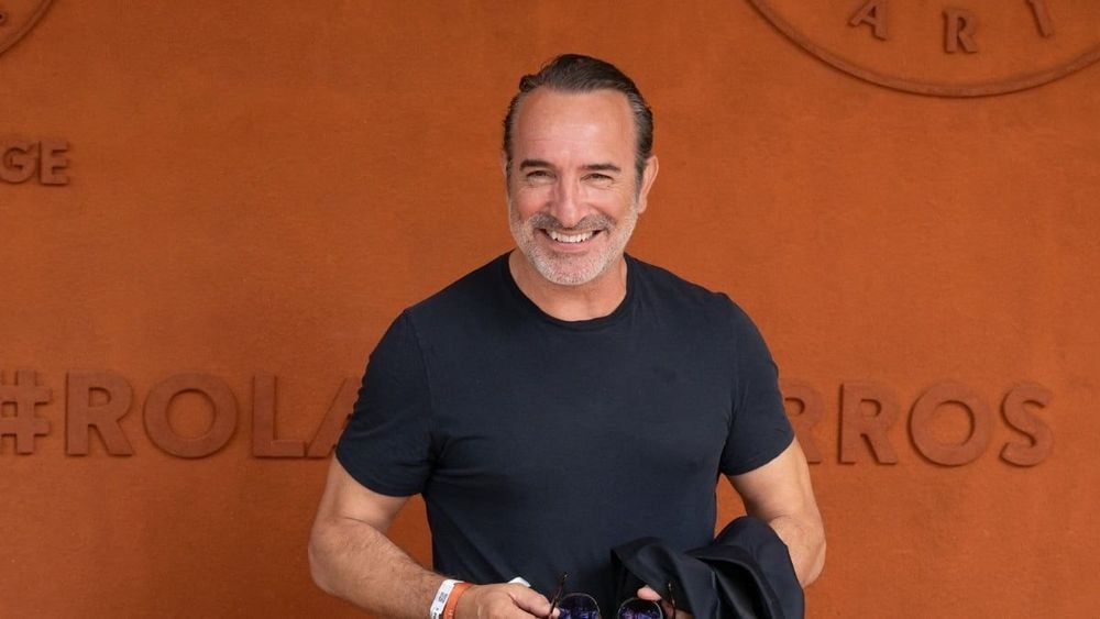 Jean Dujardin (54 ans) plus en forme que jamais : torse musclé et silhouette affûtée, "Il a soulevé de la fonte"
