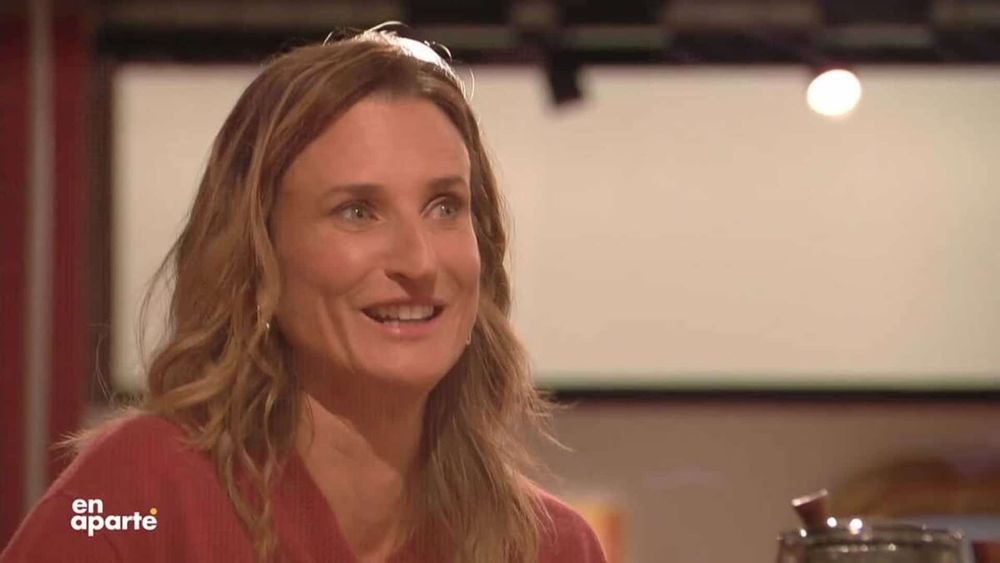 "Il y a des choses que je ne peux pas dire" : Camille Cottin raconte son adolescence mouvementée lorsqu'elle vivait à Londres
