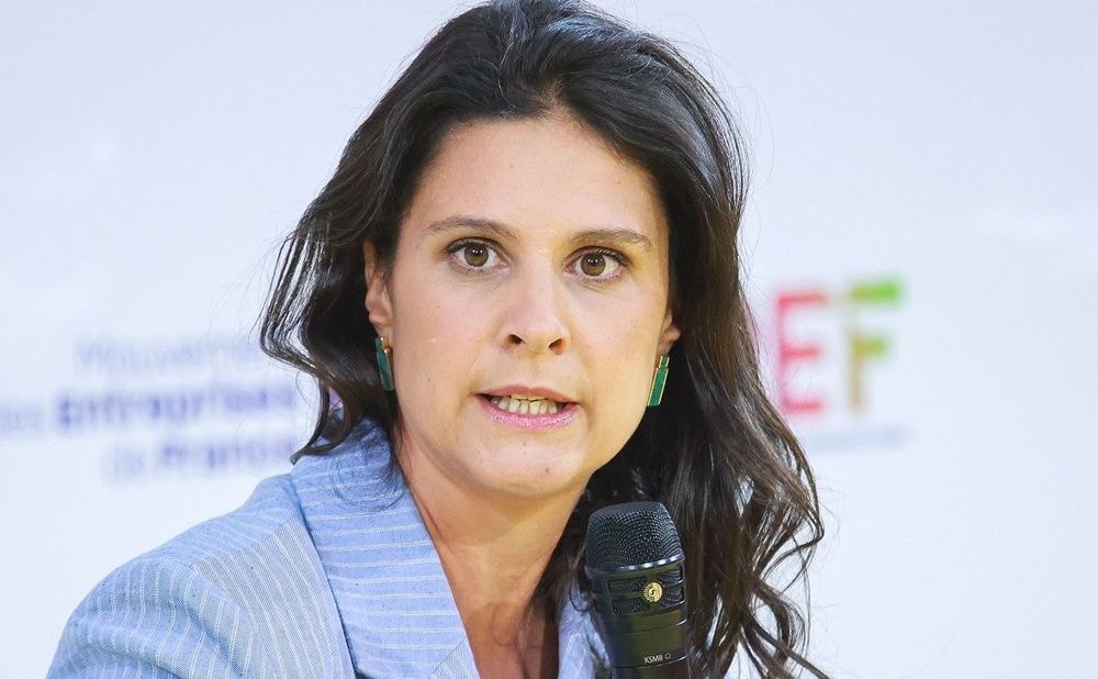 Apolline de Malherbe (45 ans) révèle le nom de cette femme de qui elle est très proche : "On s'envoie des textos à l'antenne"