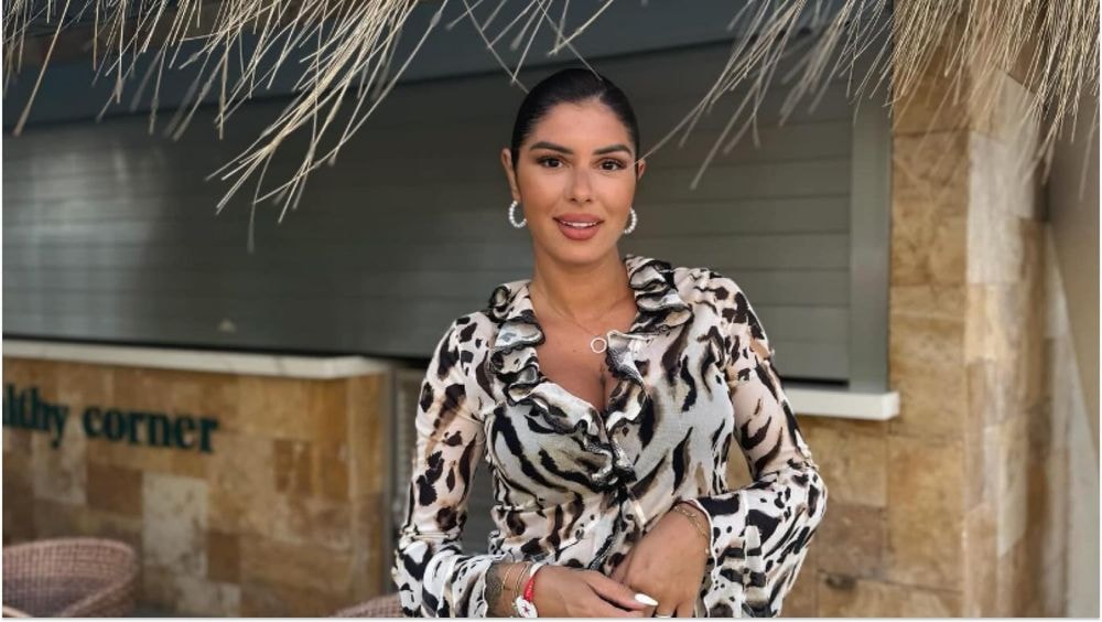 Sarah Lopez enceinte et toujours marquée par sa fausse couche : ses tristes confidences
