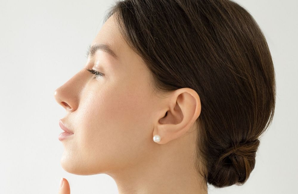 Un dermatologue dévoile sa routine pour prendre soin de son cou