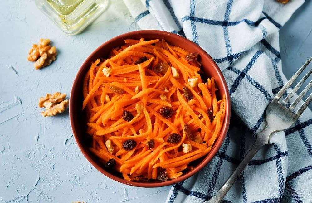 Voici comment pimper une salade de carottes en quelques minutes