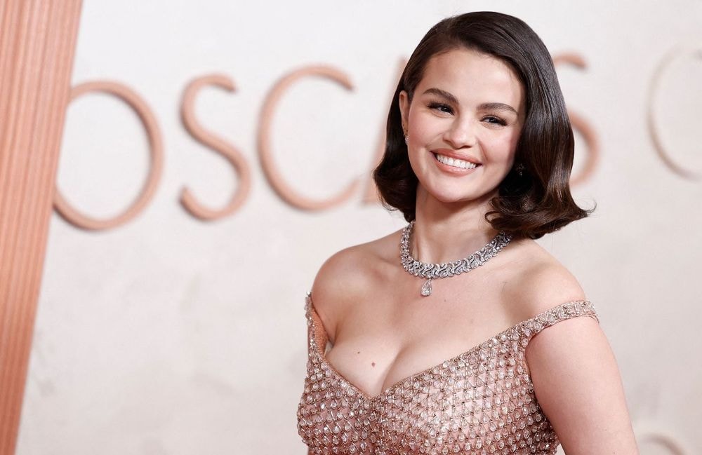 Selena Gomez amoureuse : elle dévoile sa toute première photo avec son fiancé Benny Blanco