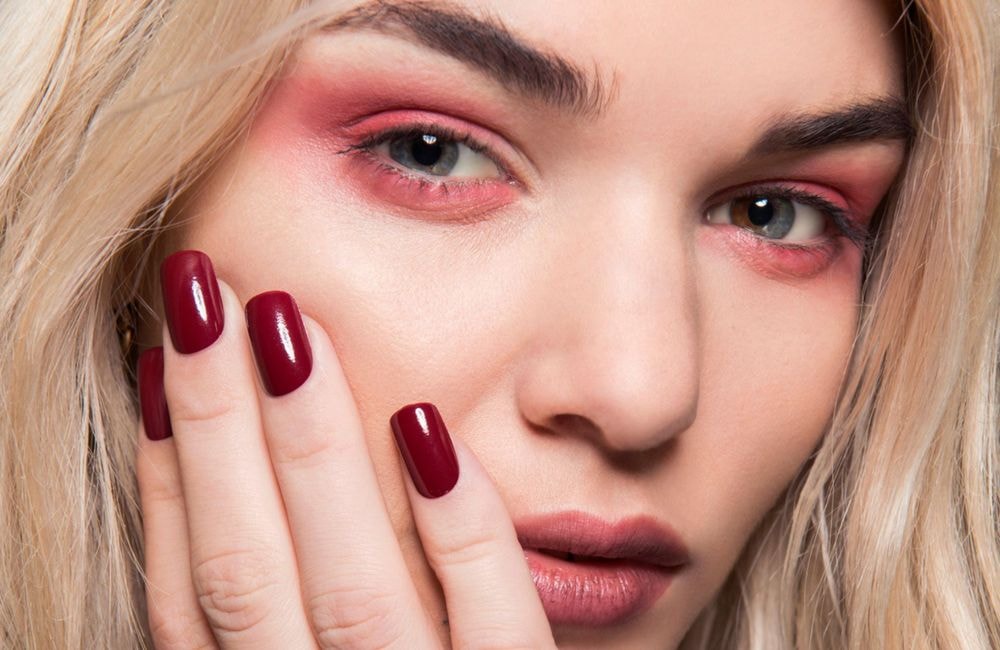 En 2026, cette nuance de vernis rouge rendra n’importe quelle manucure plus chic