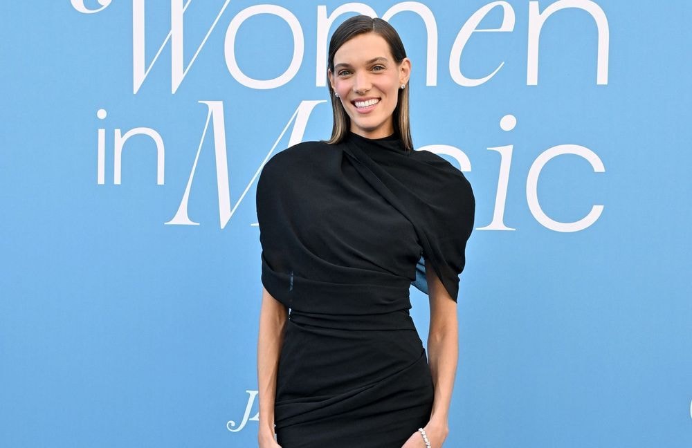 Charlotte Cardin : son secret pour sublimer une robe ce printemps