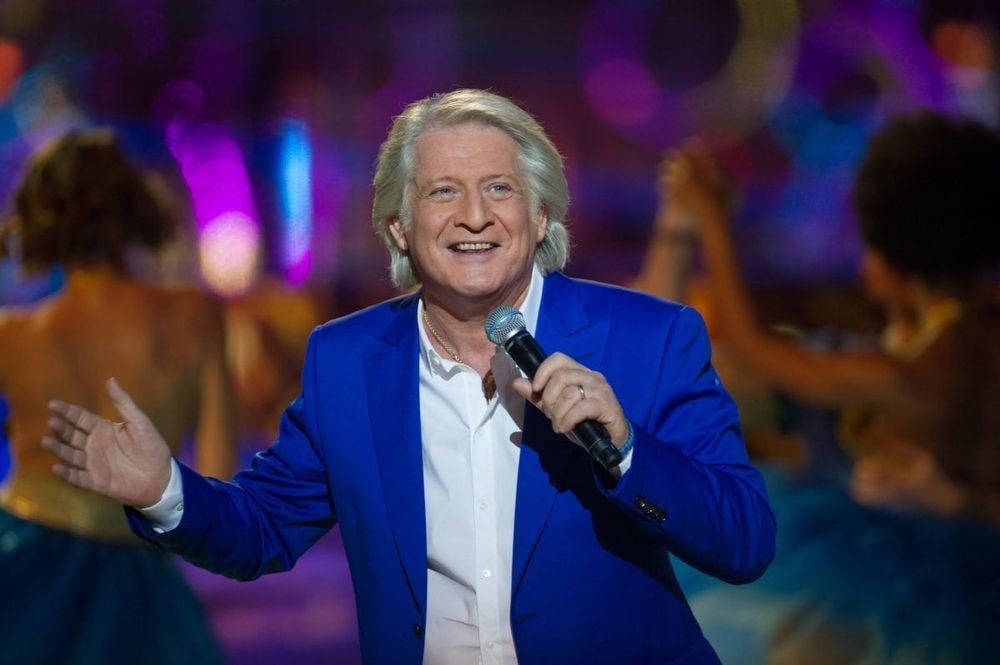“Moi, je m’en fous” : Patrick Sébastien cash après ses deux concerts annulés pour une fellation sur scène