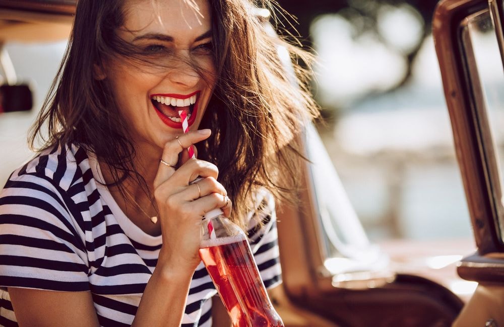 « La cigarette des millénials » : cette boisson est-elle aussi néfaste qu'on le dit ?