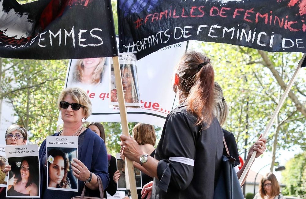Féminicides : leur traitement médiatique s’améliore, selon le collectif #NousToutes
