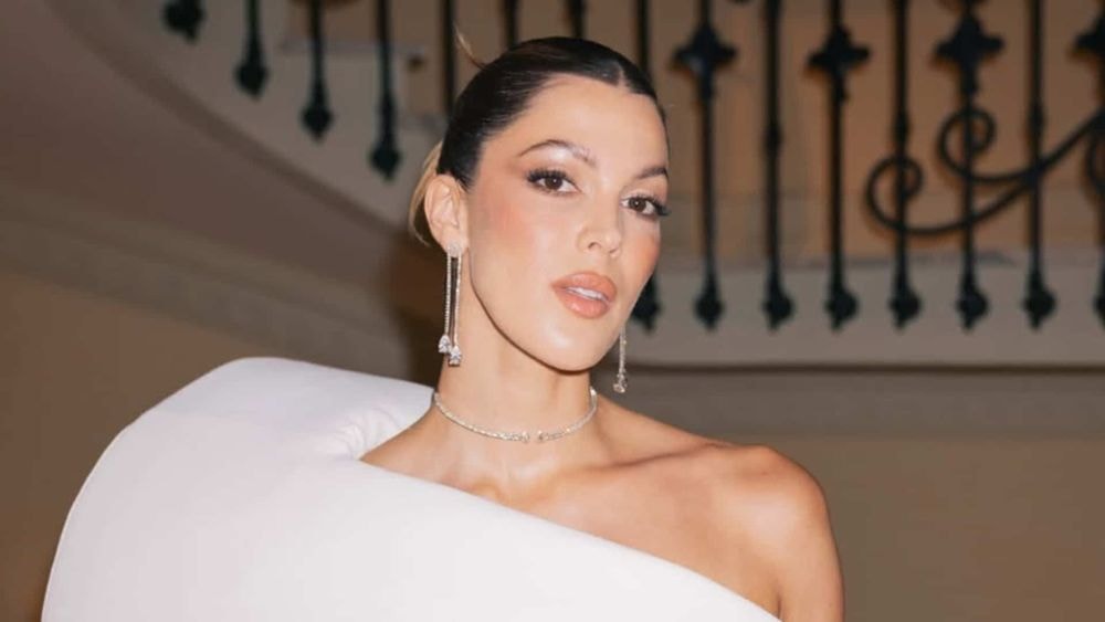 Iris Mittenaere : elle se confie comme jamais sur "le fait de devenir maman" avec Antoine Dupont !
