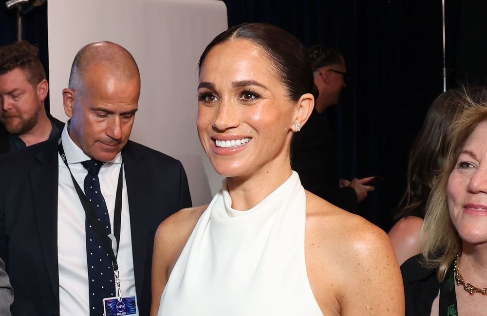 Meghan Markle adopte la silhouette estivale emblématique de Lady Diana