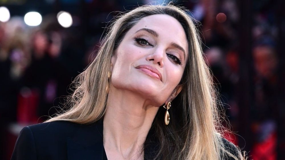 Angelina Jolie en couple avec Akala : sa demande surprenante à son ex Brad Pitt