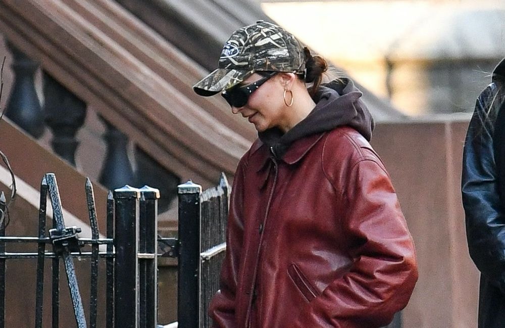 Emily Ratajkowski : son astuce pour adopter les baskets de l’année cet hiver