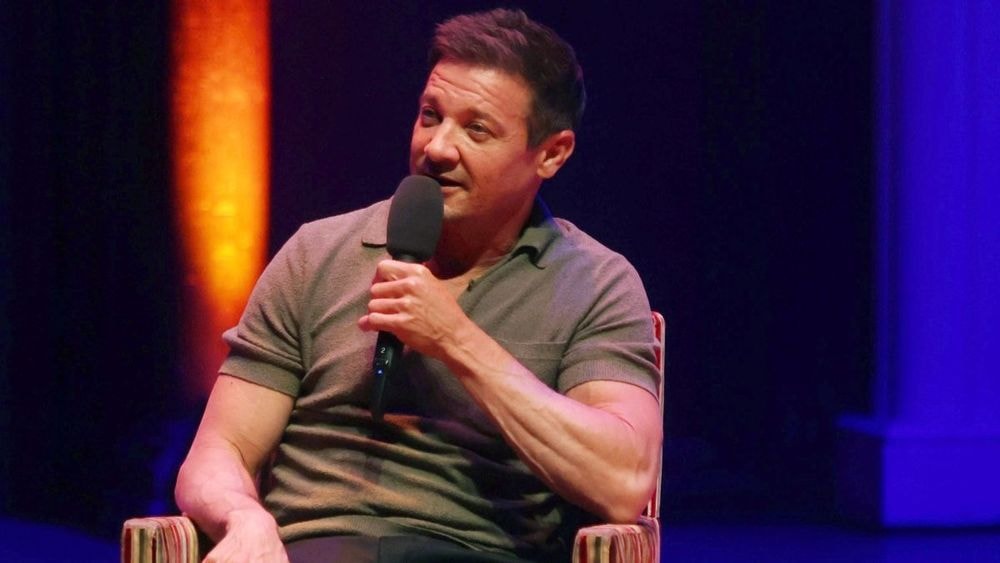 Jeremy Renner dément les accusations de harcèlement sexuel : "totalement inexactes et fausses"